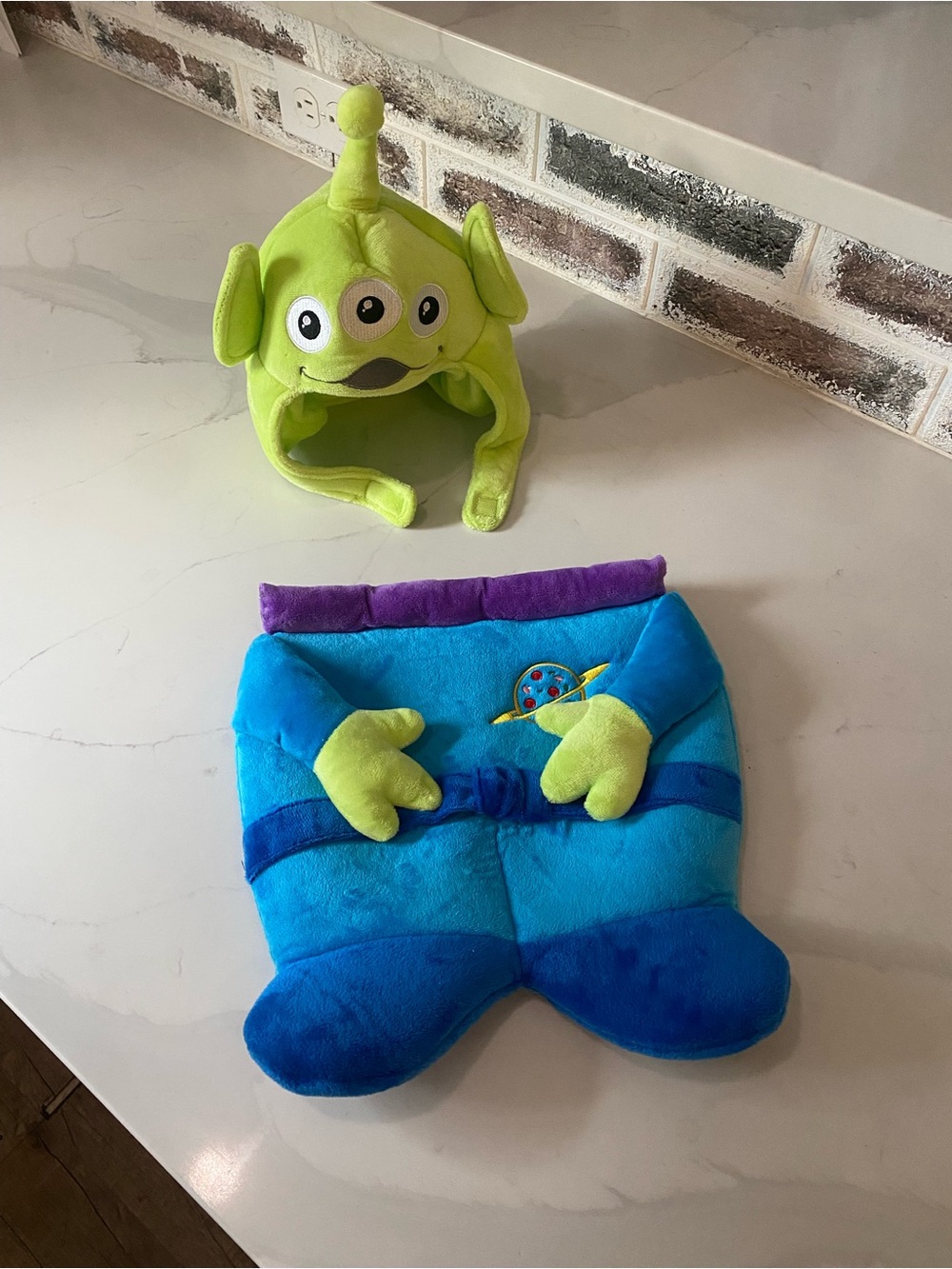Disney Baby Toy Story Alien Carrier Attachment Cover & Hat Costume